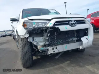 2022 Toyota 4Runner SR5 Premium with VIN JTENU5JR2N6022487, listed as a IAAI auction lot 41398451 with 52,048 mi miles. Bid and sale history available at carsss.com. Image 6.