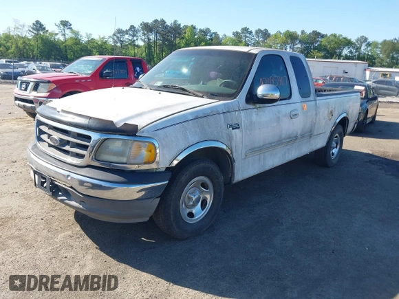 2002 Ford F-150 XL with VIN 1FTRX17272NA51467, listed as a IAAI auction lot 42095907 with 1 mi miles. Bid and sale history available at carsss.com. Image 2.