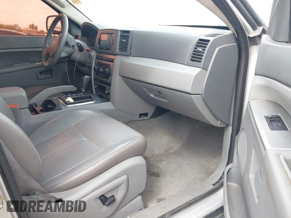 2005 Jeep Grand Cherokee Laredo с VIN 1J4HR48N45C665886, выставлен на аукционе IAAI как лот 41805717 с пробегом 181 022 миль миль и . История ставок и продаж доступна на DreamBid. Изображение 5.