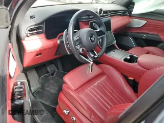 2023 Maserati Grecale Modena z VIN ZN682AVM8P7434729, wystawiony jako Copart lot #88773195 z przebiegiem Nie podano mil oraz Szkody całkowita. Historia ofert i sprzedaży dostępna na DreamBid. Obrazek 8.