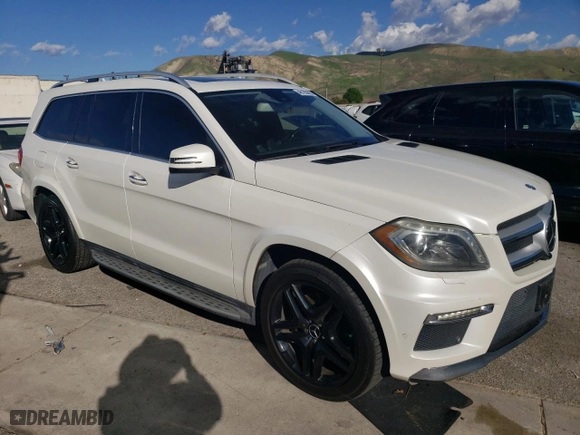 2015 Mercedes-Benz GL-Class GL 550 with VIN 4JGDF7DE3FA605935, listed as a Copart auction lot 48155095 with 152,745 mi miles and Salvage Title. Bid and sale history available at carsss.com. Image 4.