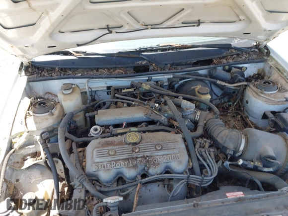 1997 Ford Escort LX z VIN 1FALP13P6VW331635, wystawiony jako IAAI lot #42338881 z przebiegiem 117 385 mil mil oraz . Historia ofert i sprzedaży dostępna na DreamBid. Obrazek 10.