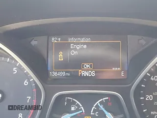 2018 Ford Focus SE z VIN 1FADP3FEXJL210905, wystawiony jako IAAI lot #42264105 z przebiegiem 136 499 mil mil oraz . Historia ofert i sprzedaży dostępna na DreamBid. Obrazek 15.