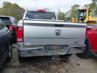 2016 Ram 2500 SLT with VIN 3C6UR5DL9GG210991, listed as a IAAI auction lot 41832164 with 215,098 mi miles. Bid and sale history available at carsss.com. Image 17.