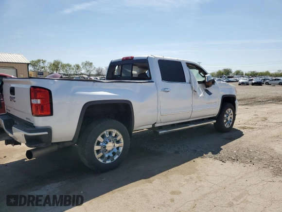 2019 GMC Sierra 2500HD Denali z VIN 1GT12SEY2KF106040, wystawiony jako Copart lot #54123885 z przebiegiem 153 684 mil mil oraz Szkoda całkowita • Salvage title. Historia ofert i sprzedaży dostępna na DreamBid. Obrazek 3.