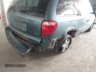 2005 Dodge Caravan SXT with VIN 2D4GP44L25R431882, listed as a IAAI auction lot 42484876 with 242,096 mi miles and . Bid and sale history available at DreamBid. Image 6.