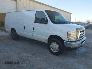 2008 Ford Econoline Cargo Commercial z VIN 1FTSS34LX8DA10757, wystawiony jako IAAI lot #41697133 z przebiegiem 379 863 mil mil oraz . Historia ofert i sprzedaży dostępna na DreamBid. Obrazek 1.