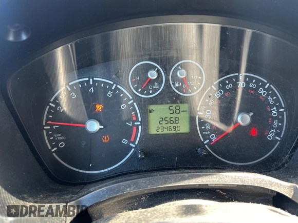 2011 Ford Transit Connect XL z VIN NM0LS6AN9BT062340, wystawiony jako Copart lot #53852135 z przebiegiem 234 690 mil mil oraz Czysty tytuł • Clean title. Historia ofert i sprzedaży dostępna na DreamBid. Obrazek 8.