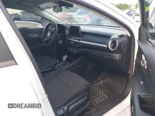2021 Kia Forte FE with VIN 3KPF24AD7ME349327, listed as a IAAI auction lot 42166949 with 71,217 mi miles and . Bid and sale history available at DreamBid. Image 5.