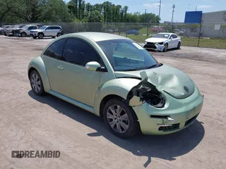 2008 Volkswagen Beetle S with VIN 3VWPW31C28M522383, listed as a IAAI auction lot 42131577 with 122,294 mi miles and . Bid and sale history available at DreamBid. Image 1.
