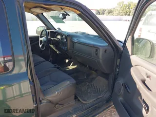 2004 Chevrolet Silverado 1500 LS with VIN 2GCEC19T741274239, listed as a IAAI auction lot 40461498 with 263,905 mi miles. Bid and sale history available at carsss.com. Image 5.