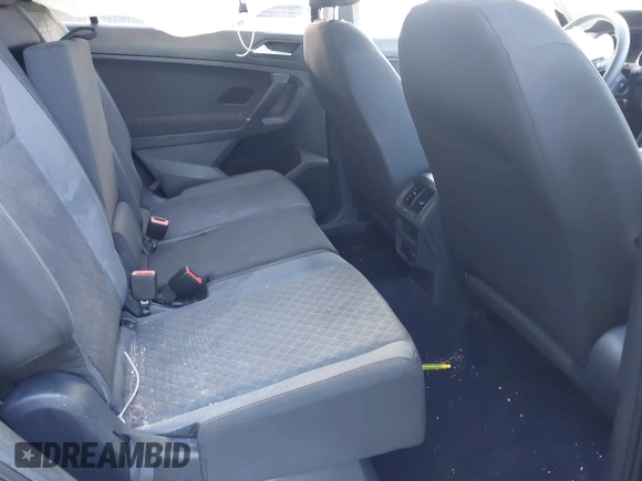 2020 Volkswagen Tiguan S z VIN 3VV1B7AX7LM133084, wystawiony jako IAAI lot #42597631 z przebiegiem 84 415 mil mil oraz . Historia ofert i sprzedaży dostępna na DreamBid. Obrazek 8.