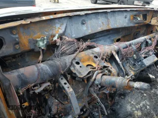 2010 Toyota Tundra с VIN 5TFUM5F15AX005061, выставлен на аукционе Copart как лот 51823565 с пробегом Не указан миль и Списание • Salvage title. История ставок и продаж доступна на DreamBid. Изображение 9.