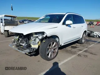 2016 Volvo XC90 T6 Inscription with VIN YV4A22PL1G1036985, listed as a IAAI auction lot 41698124 with 88,578 mi miles. Bid and sale history available at carsss.com. Image 18.