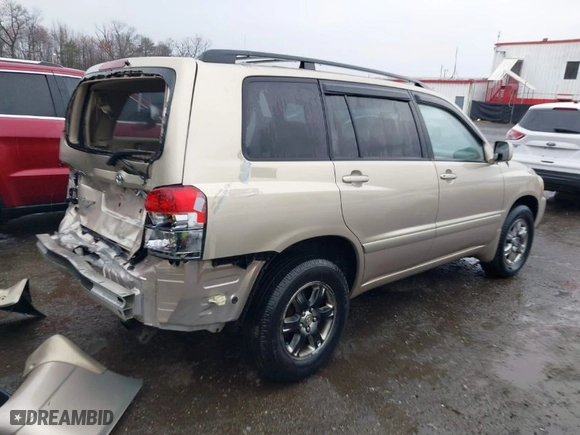 2004 Toyota Highlander with VIN JTEEP21A840005596, listed as a IAAI auction lot 41853783 with 300,533 mi miles. Bid and sale history available at carsss.com. Image 4.