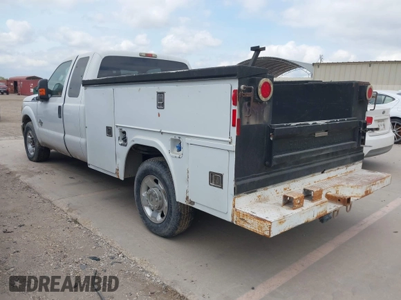 2012 Ford F-250 XLT with VIN 1FT7X2AT5CEC30526, listed as a IAAI auction lot 42029825 with 263,897 mi miles and . Bid and sale history available at DreamBid. Image 3.