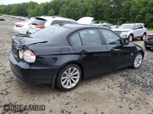2011 BMW 3 Series 328i xDrive z VIN WBAPK5C51BA661995, wystawiony jako Copart lot #50333965 z przebiegiem Nie podano mil oraz Czysty tytuł • Clean title. Historia ofert i sprzedaży dostępna na DreamBid. Obrazek 3.