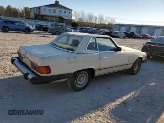 1985 Mercedes-Benz SL with VIN WDBBA45C0FA021352, listed as a Copart auction lot 88067835 with 104,110 mi miles and Clean title. Bid and sale history available at DreamBid. Image 3.