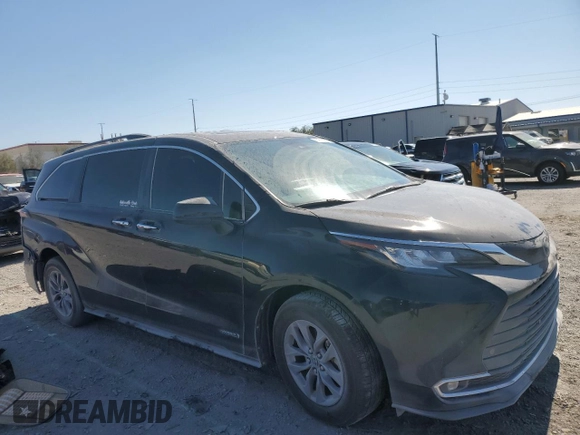 2021 Toyota Sienna XLE with VIN 5TDYRKEC1MS064669, listed as a Copart auction lot 57818955 with 120,181 mi miles and Salvage title. Bid and sale history available at DreamBid. Image 4.