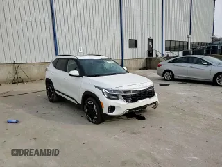 2024 Kia Seltos SX z VIN KNDETCA7XR7563829, wystawiony jako Copart lot #84300884 z przebiegiem 11 982 mil mil oraz Szkoda całkowita • Salvage title. Historia ofert i sprzedaży dostępna na DreamBid. Obrazek 14.