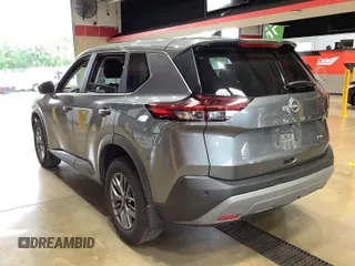 2023 Nissan Rogue S z VIN 5N1BT3AB1PC807018, wystawiony jako IAAI lot #42199038 z przebiegiem 63 604 mil mil oraz . Historia ofert i sprzedaży dostępna na DreamBid. Obrazek 1.