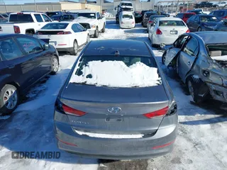 2018 Hyundai Elantra SEL z VIN 5NPD84LF5JH254910, wystawiony jako IAAI lot #41510670 z przebiegiem 101 236 mil mil oraz . Historia ofert i sprzedaży dostępna na DreamBid. Obrazek 16.