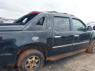 2011 Chevrolet Avalanche LTZ with VIN 3GNMCGE03BG300101, listed as a IAAI auction lot 41421743 with 240,692 mi miles. Bid and sale history available at carsss.com. Image 8.