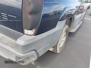2005 Chevrolet Avalanche LS with VIN 3GNEC12Z65G130261, listed as a IAAI auction lot 41880097 with 209,217 mi miles and . Bid and sale history available at DreamBid. Image 6.
