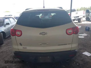 2011 Chevrolet Traverse LTZ z VIN 1GNKRLEDXBJ326016, wystawiony jako IAAI lot #42260167 z przebiegiem 163 447 mil mil oraz . Historia ofert i sprzedaży dostępna na DreamBid. Obrazek 16.