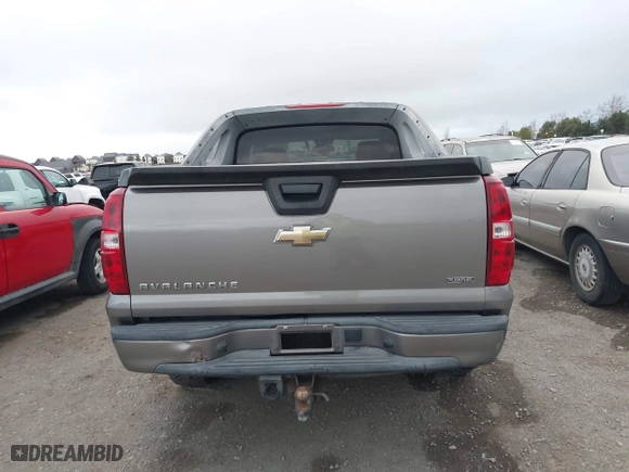 2009 Chevrolet Avalanche LT w/2LT with VIN 3GNFK22029G214307, listed as a IAAI auction lot 41529658 with 277,888 mi miles. Bid and sale history available at carsss.com. Image 16.
