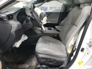 2023 Toyota Venza LE with VIN JTEAAAAH6PJ134653, listed as a Copart auction lot 44200775 with 21,743 mi miles and Salvage Title. Bid and sale history available at carsss.com. Image 7.