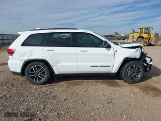 2019 Jeep Grand Cherokee Trailhawk with VIN 1C4RJFLG7KC726830, listed as a IAAI auction lot 41448850 with 97,218 mi miles. Bid and sale history available at carsss.com. Image 13.