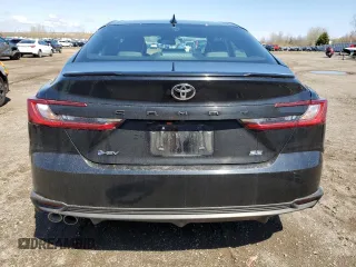 2025 Toyota Camry LE z VIN 4T1DAACK5SU517822, wystawiony jako Copart lot #55895755 z przebiegiem Nie podano mil oraz Szkoda całkowita • Salvage title. Historia ofert i sprzedaży dostępna na DreamBid. Obrazek 6.