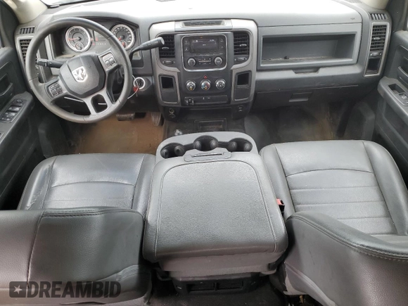 2018 Ram 2500 Tradesman z VIN 3C6TR5HTXJG411392, wystawiony jako Copart lot #65547024 z przebiegiem 136 732 mil mil oraz Szkoda całkowita • Salvage title. Historia ofert i sprzedaży dostępna na DreamBid. Obrazek 8.