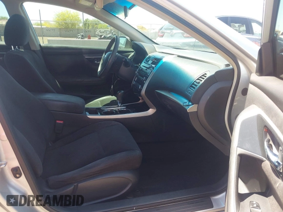 2013 Nissan Altima SV with VIN 1N4AL3AP9DN586463, listed as a IAAI auction lot 42099334 with 181,364 mi miles and . Bid and sale history available at carsss.com. Image 5.