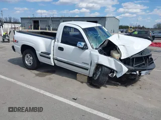 1999 Chevrolet Silverado 1500 LS with VIN 1GCEK14T4XZ168000, listed as a IAAI auction lot 41874504 with 150,011 mi miles. Bid and sale history available at carsss.com. Image 1.