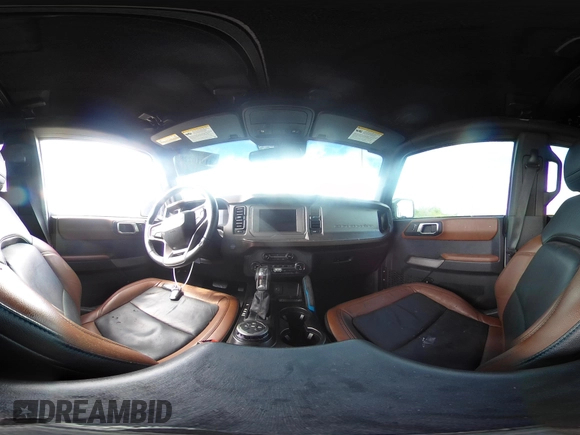 2022 Ford Bronco с VIN 1FMEE5BP9NLB05314, выставлен на аукционе IAAI как лот 41910228 с пробегом Не указан миль и . История ставок и продаж доступна на DreamBid. Изображение 18.