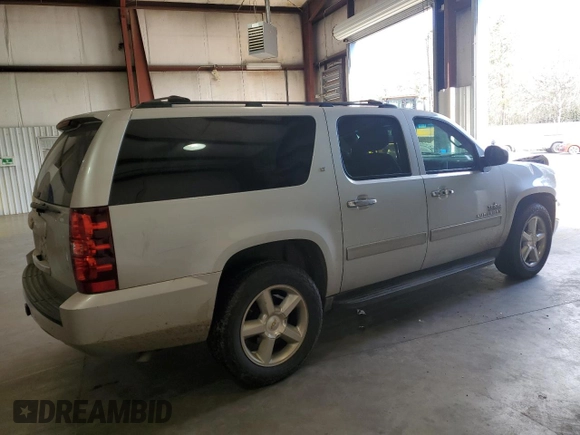 2014 Chevrolet Suburban LT with VIN 1GNSCJE07ER140989, listed as a Copart auction lot 44506315 with 162,490 mi miles and Salvage Title. Bid and sale history available at carsss.com. Image 3.