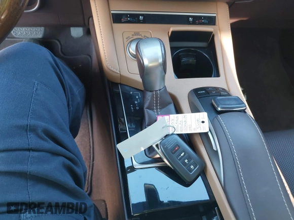 2018 Lexus ES with VIN 58ABK1GG8JU096535, listed as a IAAI auction lot 42009893 with 65,225 mi miles. Bid and sale history available at carsss.com. Image 11.