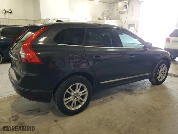 2015 Volvo XC60 T5 Drive-E Premier with VIN YV426MDB6F2588183, listed as a Copart auction lot 53553635 with 131,986 mi miles and Clean Title. Bid and sale history available at carsss.com. Image 3.