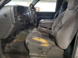 2005 GMC Sierra 3500 DRW SL z VIN 1GTHK33225F889643, wystawiony jako Copart lot #80901154 z przebiegiem Nie podano mil oraz Szkody całkowita. Historia ofert i sprzedaży dostępna na DreamBid. Obrazek 7.
