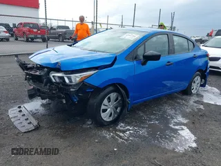 2024 Nissan Versa S z VIN 3N1CN8DV2RL813958, wystawiony jako IAAI lot #41967361 z przebiegiem 37 525 mil mil oraz . Historia ofert i sprzedaży dostępna na DreamBid. Obrazek 2.