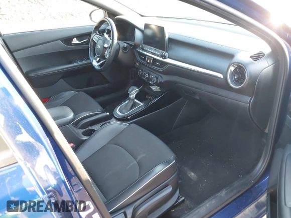 2020 Kia Forte GT-Line with VIN 3KPF34AD2LE237675, listed as a IAAI auction lot 41965261 with 67,338 mi miles and . Bid and sale history available at DreamBid. Image 5.
