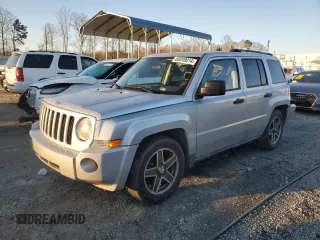 2008 Jeep Patriot Sport with VIN 1J8FT28W68D715013, listed as a Copart auction lot 86049014 with 225,245 mi miles and Salvage Title. Bid and sale history available at carsss.com. Image 1.