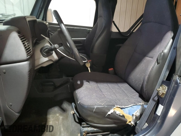 2001 Jeep Wrangler SE with VIN 1J4FA29P31P357744, listed as a Copart auction lot 45743275 with 188,045 mi miles and Salvage Title. Bid and sale history available at carsss.com. Image 7.