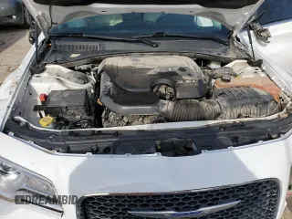 2017 Chrysler 300 Limited z VIN 2C3CCARG1HH610415, wystawiony jako Copart lot #43934085 z przebiegiem 162 614 mil mil oraz Szkoda całkowita • Salvage title. Historia ofert i sprzedaży dostępna na DreamBid. Obrazek 12.