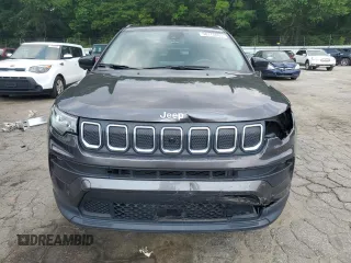 2022 Jeep Compass Altitude z VIN 3C4NJCBB0NT214340, wystawiony jako Copart lot #58775685 z przebiegiem 68 473 mil mil oraz Szkoda całkowita • Salvage title. Historia ofert i sprzedaży dostępna na DreamBid. Obrazek 5.
