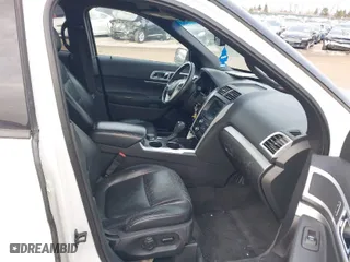 2011 Ford Explorer XLT with VIN 1FMHK8D89BGA24749, listed as a IAAI auction lot 41556194 with 174,383 mi miles. Bid and sale history available at carsss.com. Image 5.