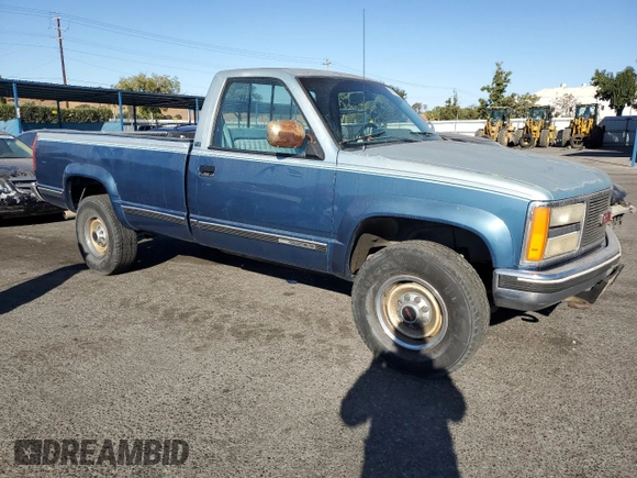1990 GMC Sierra 2500 z VIN 1GTGK24K9LE552815, wystawiony jako Copart lot #76828874 z przebiegiem 211 977 mil mil oraz Szkody całkowita. Historia ofert i sprzedaży dostępna na DreamBid. Obrazek 4.