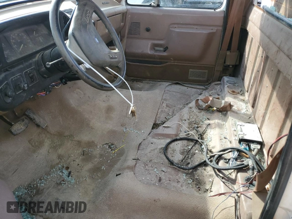 1991 Ford F-350 with VIN 1FDKF37HXMNA60280, listed as a Copart auction lot 56526745 with 53,953 mi miles and Salvage title. Bid and sale history available at DreamBid. Image 7.